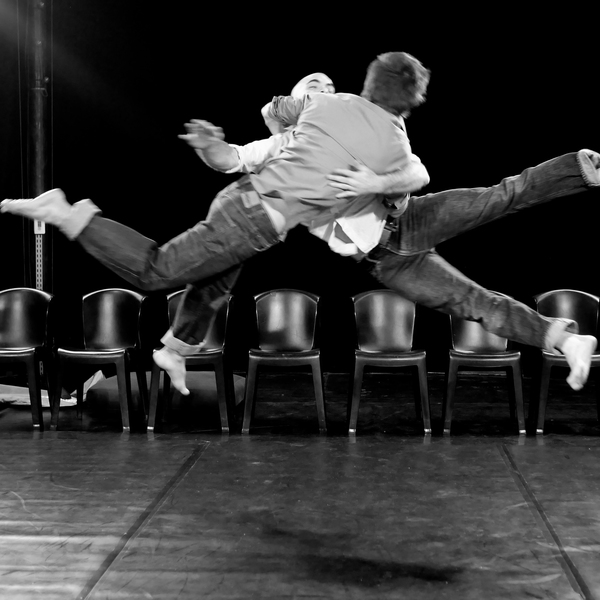 Chute ! - Performing Arts Events - StageLync