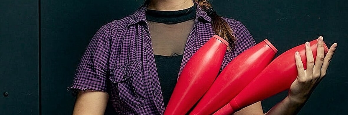 Juggler with clubs - Performing Arts Acts - StageLync