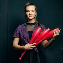 Juggler with clubs - Performing Arts Acts - StageLync