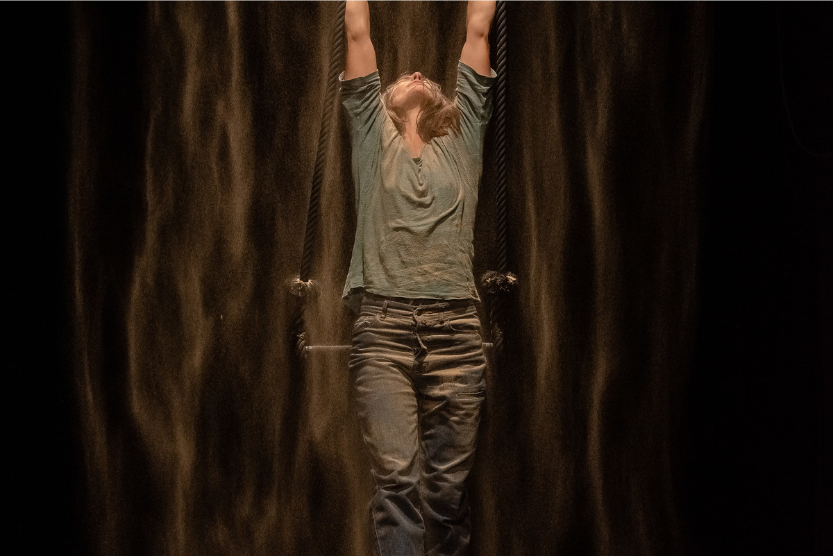 La trapecionista - Artxipielago - Performing Arts Events - StageLync
