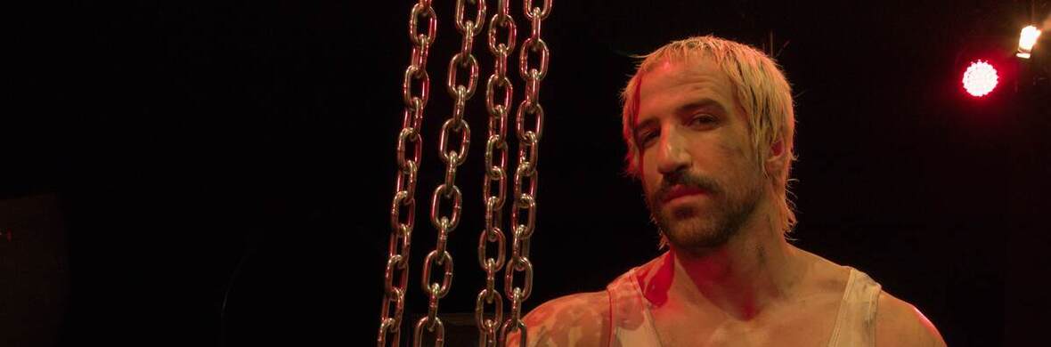Aerial Chains with Grinder - Performing Arts Acts - StageLync