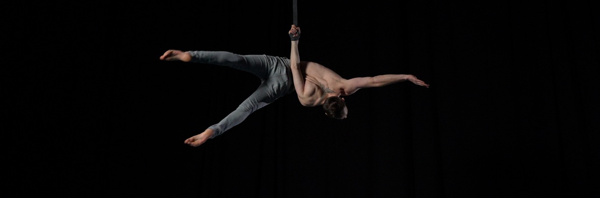 Aerial Straps Act  - Performing Arts Acts - StageLync