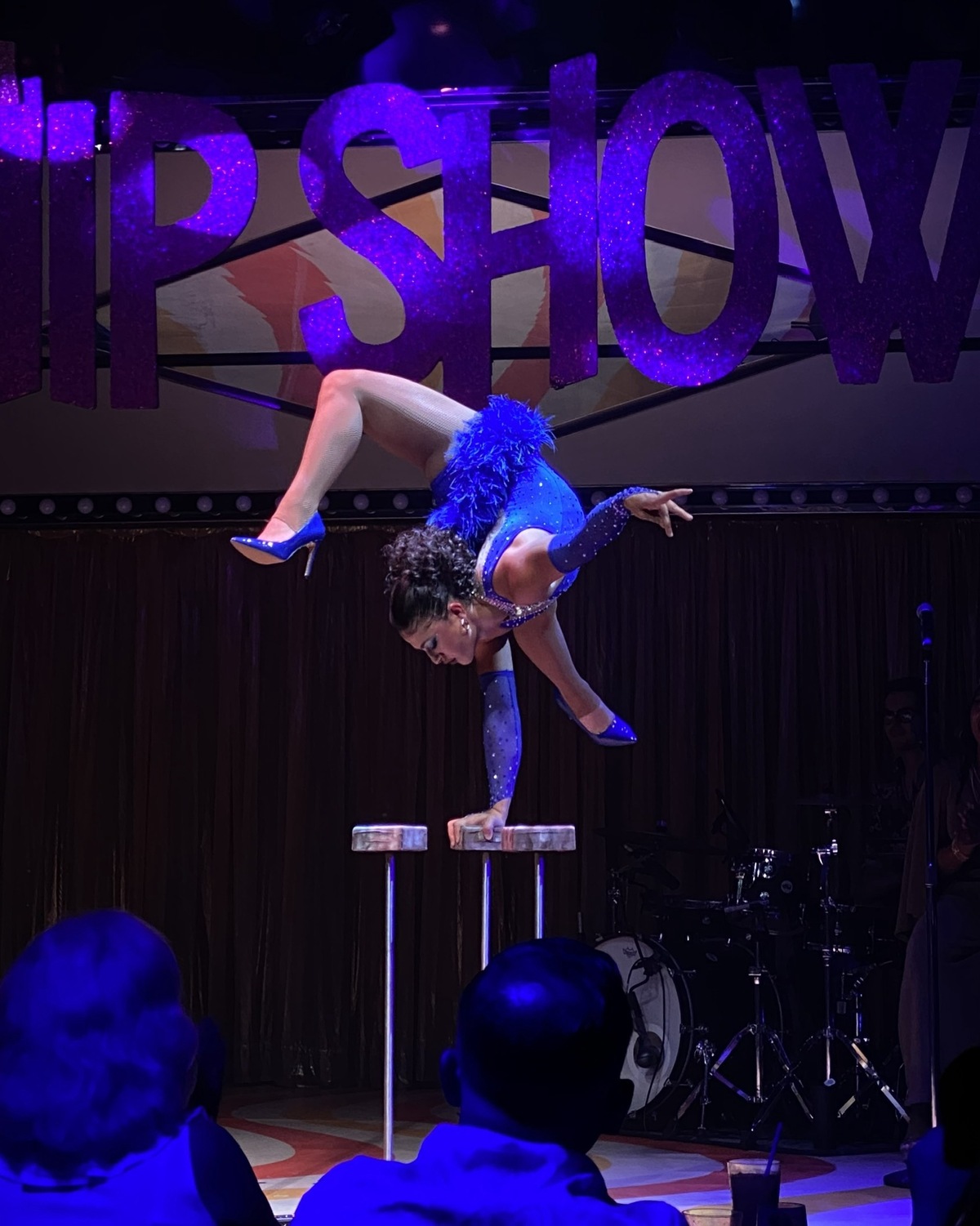 Contortion Handstand & Foot Archery Act