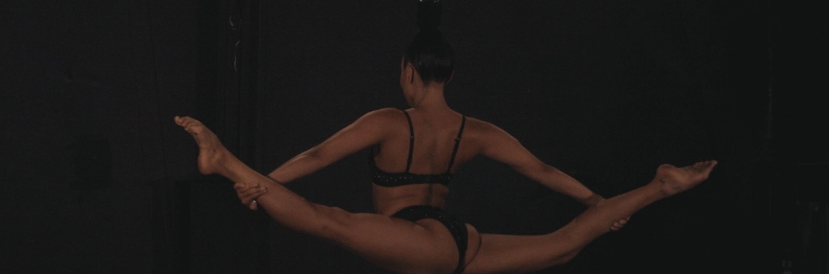 Hair Hanging Act - Performing Arts Acts - StageLync