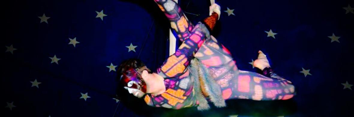 Aerial Straps (Climbing character) - Performing Arts Acts - StageLync