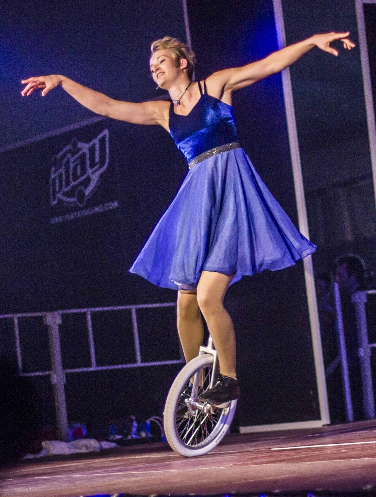 The World'S Most Daring Unicycle Act - ceqpx5x