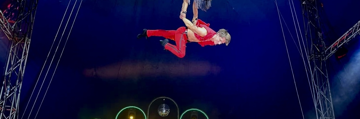 Eris & Finlay | Duo Straps - Performing Arts Acts - StageLync