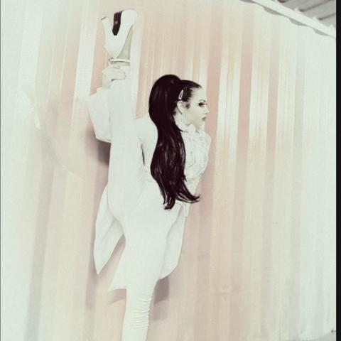 Yaniska Medini - Individual - Italy - StageLync