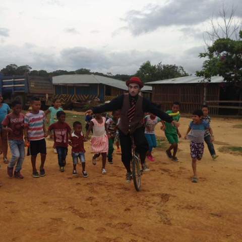 Babas circo - Individual - Colombia - StageLync