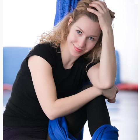 Reka Zetelaki - Individual - Hungary - StageLync