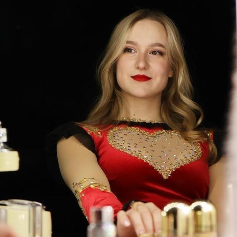 Olena Dolynska - Individual - Ukraine - StageLync
