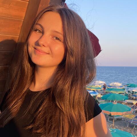 Suada Elezaj - Individual - Albania - StageLync