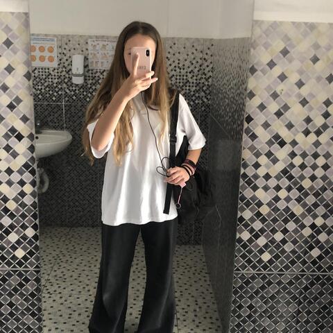 Veronika Nikolaychuk  - Individual - Ukraine - StageLync