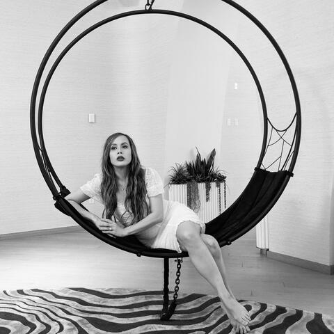 Anna ThisisVOLA - Individual - France, United States - StageLync