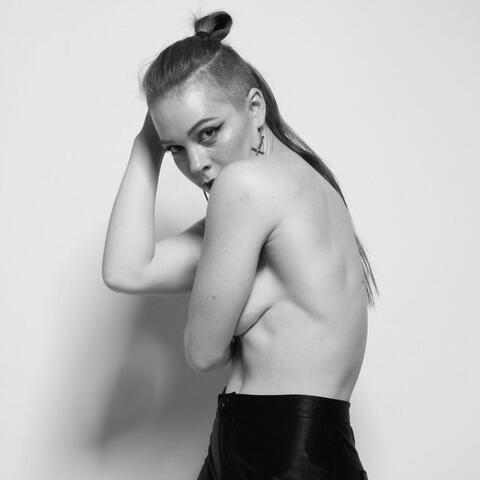 Em Holt - Karma Carnelian - Individual - United States - StageLync