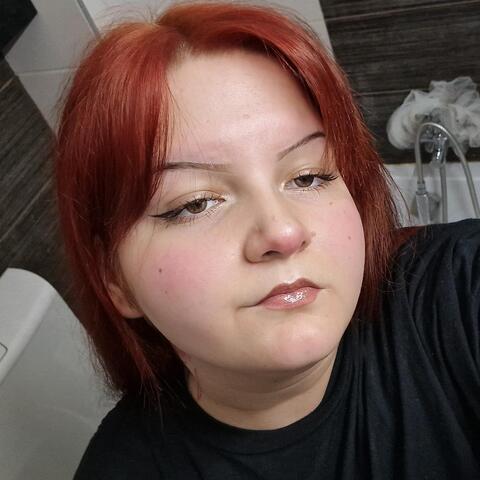 Dzsenifer  Kovács  - Individual - StageLync
