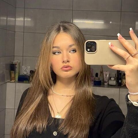 Zuzia Walczuk - Individual - Poland - StageLync