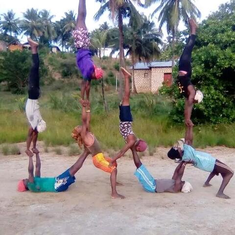 Kombe's African Acrobat - Company - United States - StageLync
