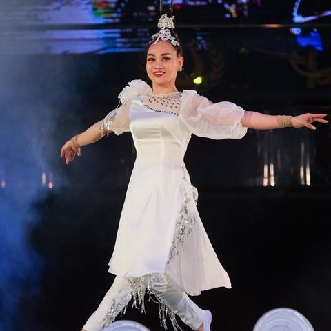 Li Ly - Individual - Vietnam - StageLync