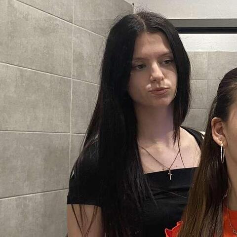 Ema Škovrlj - Individual - StageLync